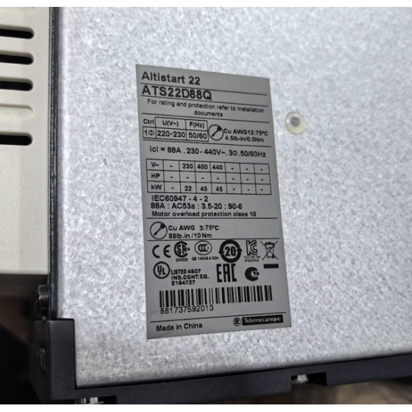 ATS22D88Q Schneider Electric Soft Starter 88A 208–690V AC torque control smooth motor acceleration pumps