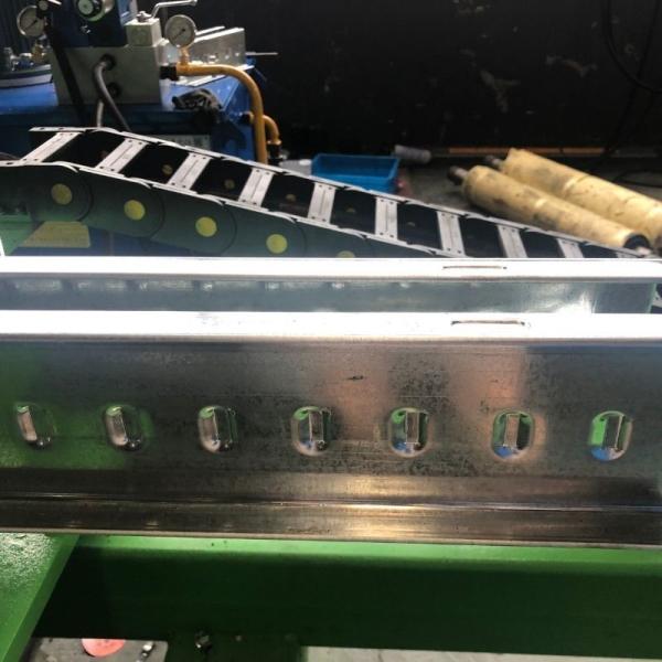 Galvanized Steel Deck Roll Forming Machine 0.7mm Vigas Hydraulic Cutting