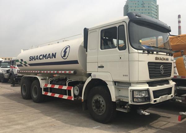 15000 litros de 350HP Shacman 6x4 molham os tanques do caminhão