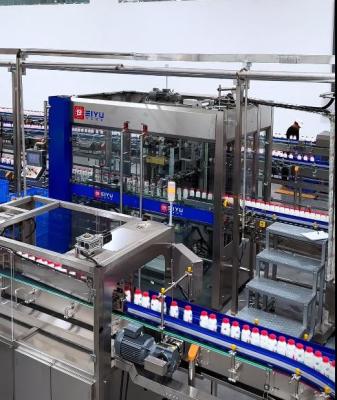 Machine d'étiquetage à fond chaud à manche de bouteille ODM 24000BPH