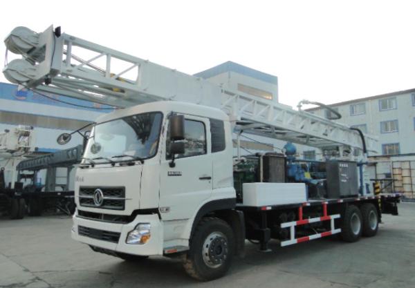 Perfuração giratória Rig Truck Mounted 300DF de poço de água do furo profundo de DTH