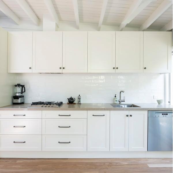 White Black Modular Solid Wood Kitchen Cabinets Cupboard OEM Modern Shaker Style