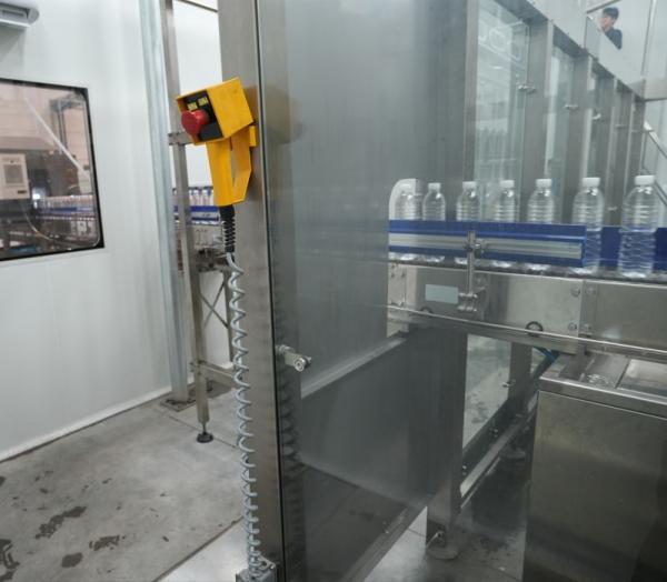 42,000 BPH のボトル水生産ラインのための高速食品級キャピングシステム