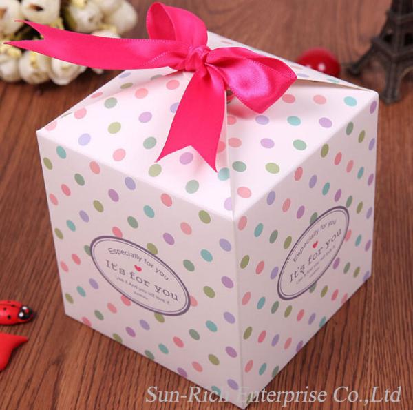 Wholesale Valentine's day gift box with pink Ribbon