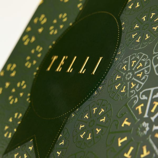 Embossed Magnetic Closure Gift Box Portable Folding Magnetic Gift Box