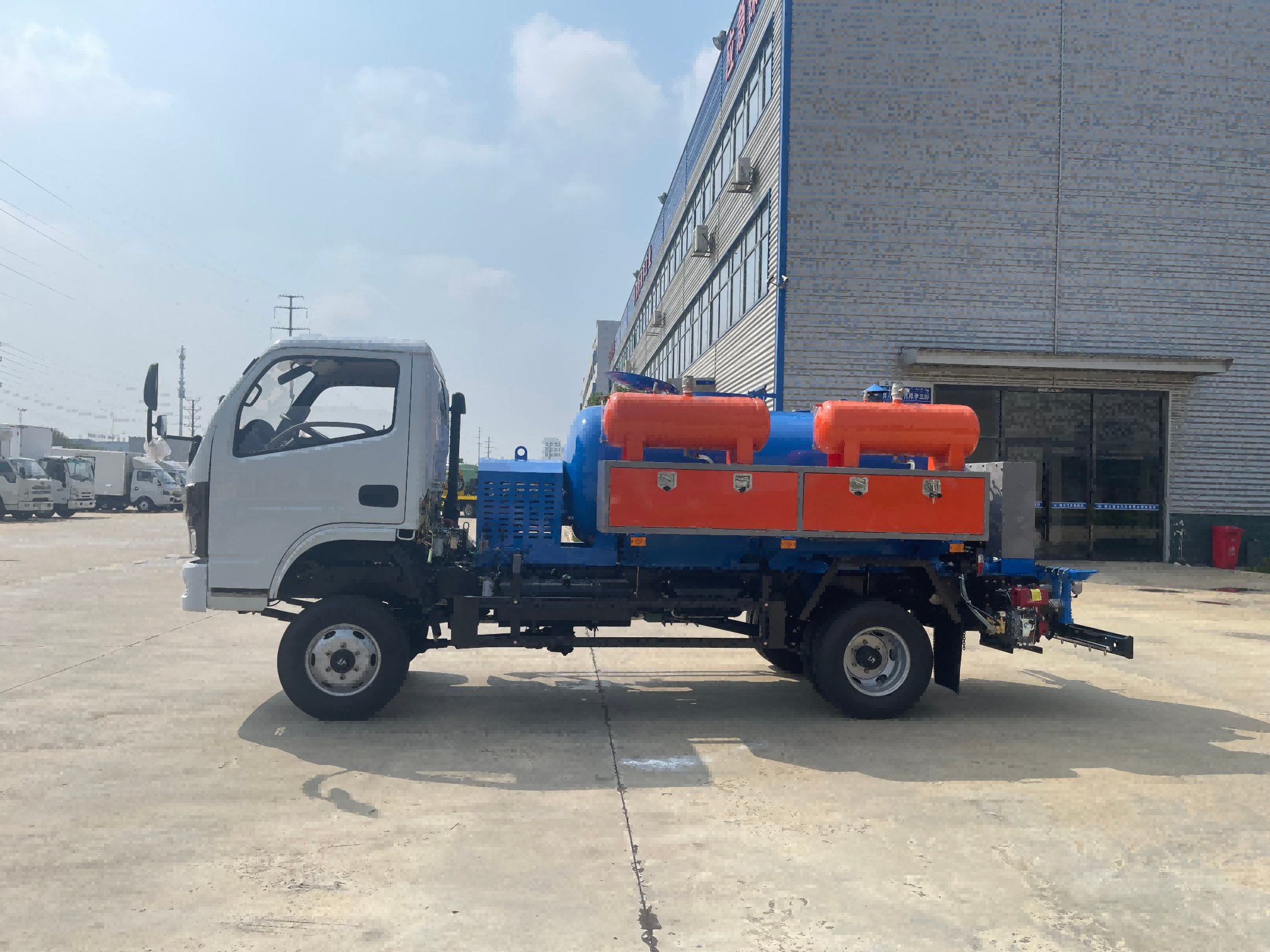 Dongfeng 5m3 Multi-functional Cleaning Sewer Truck Waste Water Suction Diesel Engine Truck