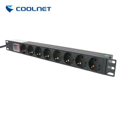 Equipamento da sala de computador das unidades de distribuição de poder