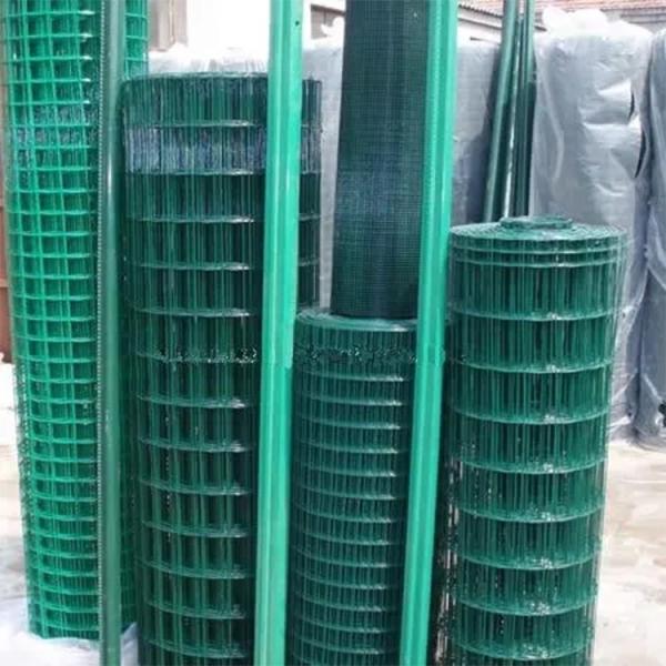 10 Gauge Powder Anti Climbing Fence Iron Wire Mesh Pvc Coated Welded Mesh Rolls Durable