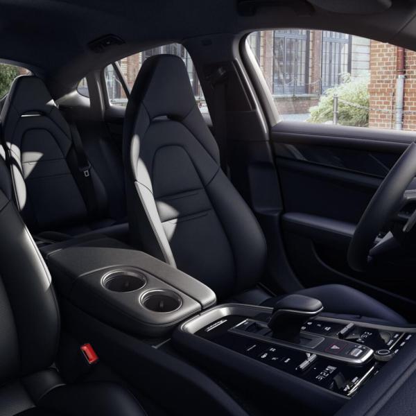 2023 New Sport Car Porsche Panamera Luxury Car Max Torque 820N.M Speed 315km/H