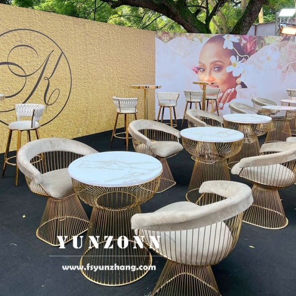 Iron Leisure Lounge Chairs for Hotels & Restaurants - Modern Tufted Padded Armchairs
