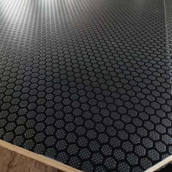Anti Slip Film Faced Plywood Red , Brown , Black Structural Plywood For Mezzanine And Stair Tread Safety