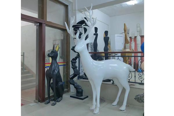 Arte Pública Estátua de Animais Fibra de vidro Escultura de Veado Branco Para Decoração Externa