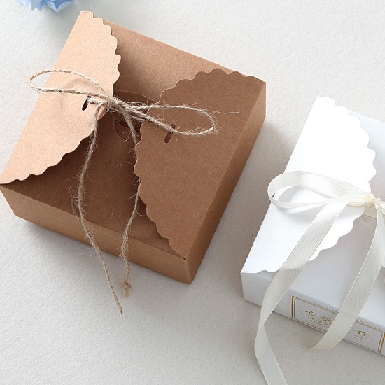 Spot White Cardboard Box Square Leather Gift Box Folding Gift Wedding Candy Packaging Box Baking Box