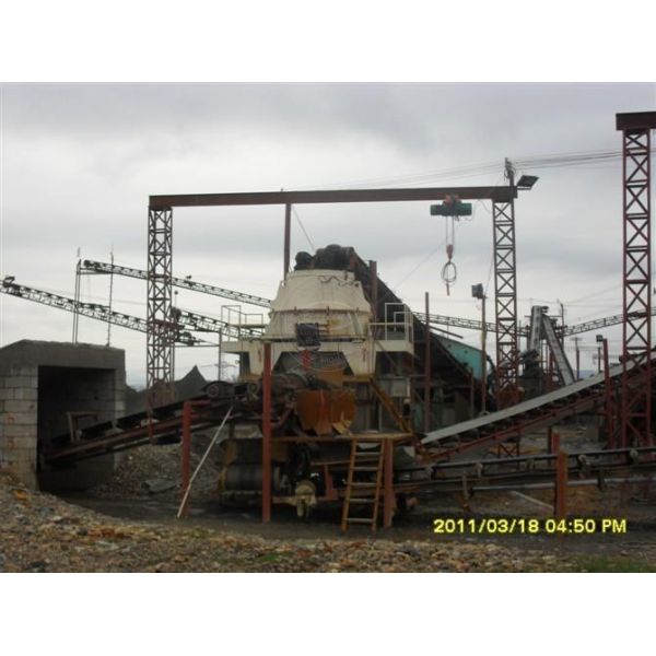Industrial Crusher Impact Crusher with 15 KW Power High Efficiency and Discharge Size 0-50mm