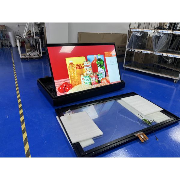 65 Inch 4K Resolution IP65 Waterproof Outdoor Digital Signage LCD Advertising Billboard