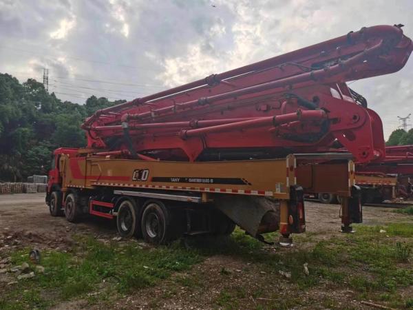 2019 Année d'utilisation 62m camion équipement de pompe à pompe avec type de béton semi-sec