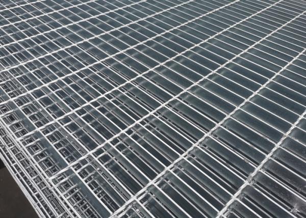 Silver Q235 Stainless Steel Floor Grating Hot Dip Galvanized High Strength