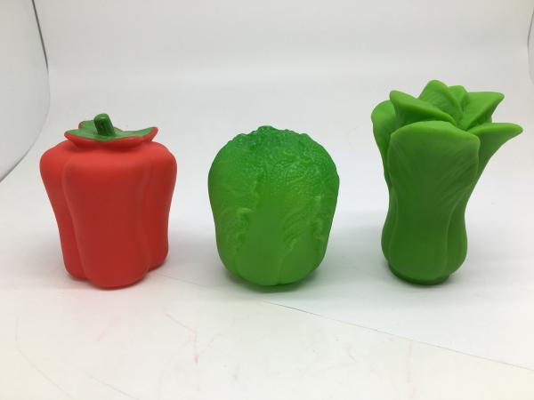 Vinyl Vegetables Rubber Bath Toys Squeezing Sound Muti Colors / PMS Available