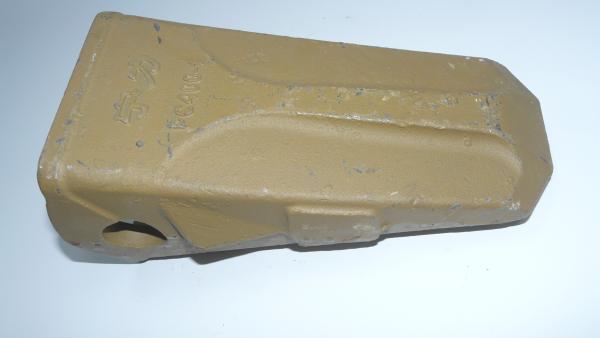 208-70-14152 Excavator Rock Teeth Wear Resistant Excavator Tooth Points ODM For PC400 Komatsu