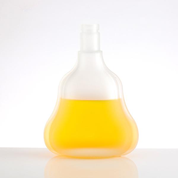 750ml Beautiful Shape High Grade Brandy Glass Bottle with Color Painting and Decal
