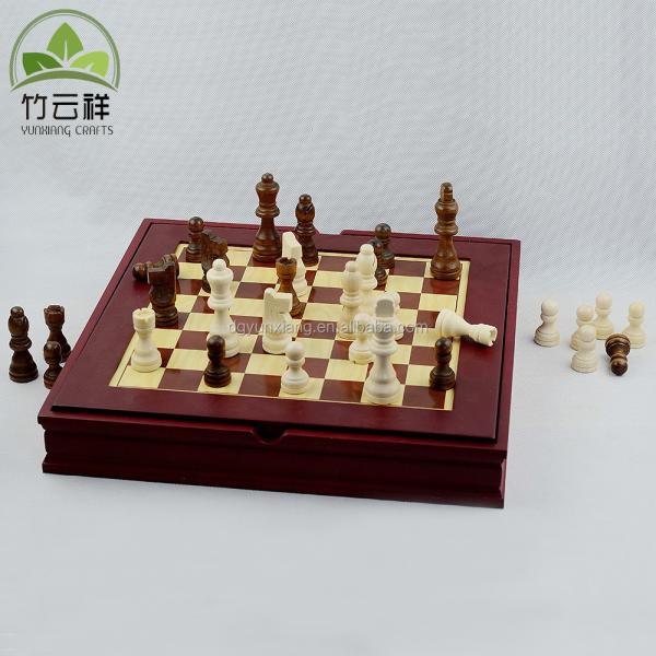 Échecs internationaux en bois