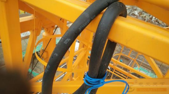 Тип тросового ролика высокого ядра прочности на растяжение резинового 32.6mm Multi электрический гибкий