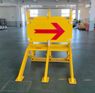 LED Arrow Collapsible Vehicle Interception Barrier Yellow