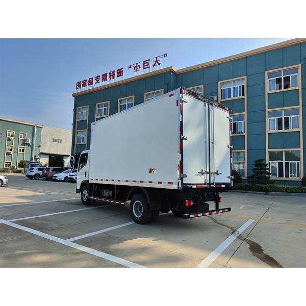 SINOTRUK 4x2 LHD Or RHD small freezer truck Refrigerator Mini Truck 95km/h