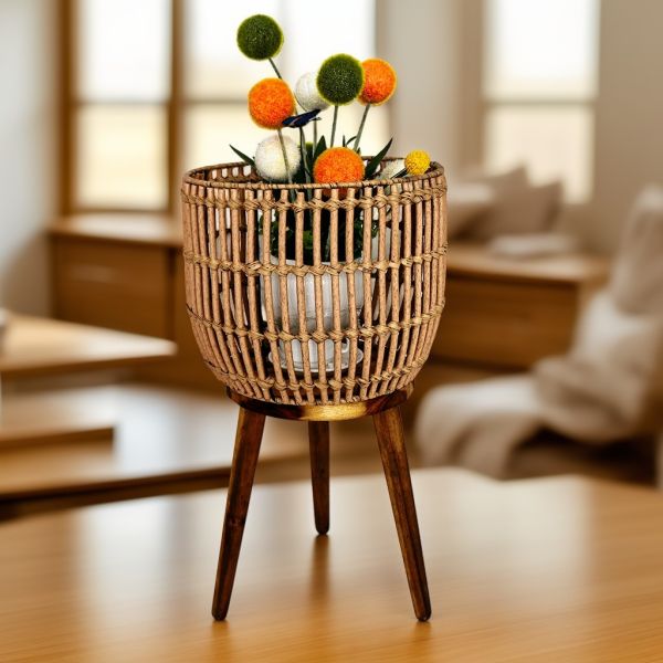 Factory Direct Sale Metal Frame Wooden Legs  PE Rattan Artificial Weaving Popular Flower Stand with Wooden Base