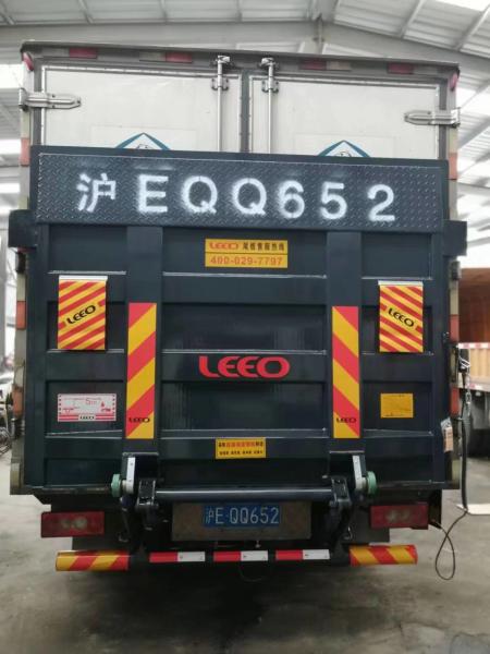 Steel material plate car tailgate elevator, with a load capacity of 2000kg, black, and can also be customized in colors