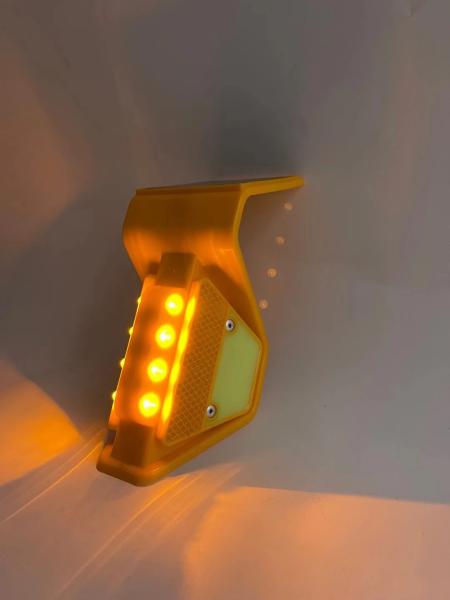 Thailand Solar 8 LED Light Guardrail Trapezoid Solar Delineator Post Traffic 95*95*260mm Highway Guardrail Reflector