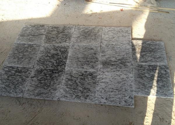 White Granite Slate Slabs For Steps , 2 - 3g / Cm³ Density Granite Tiles For Stairs