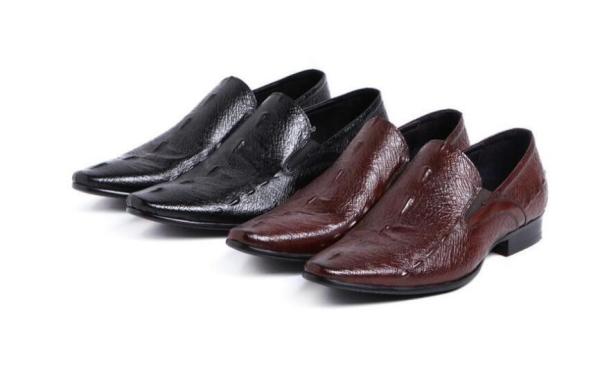 O tamanho normal cinzelou homens cobre sapatas de vestido, apontou Toe Leisure Shoes