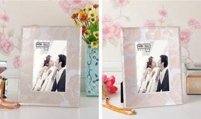 Vintage Free Standing Glass Photo Frames Glitter Surrounded With Custom Logo