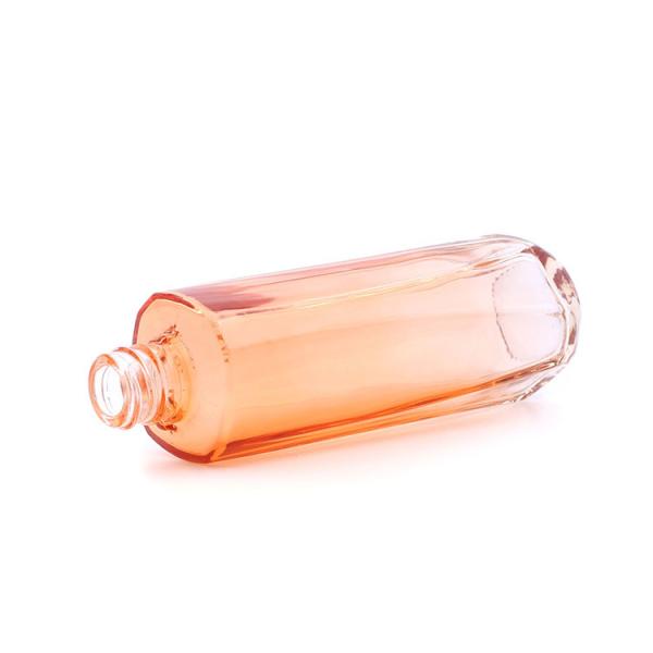 O vidro luxuoso da loção 120ml engarrafa o empacotamento cosmético com pulverizador da bomba