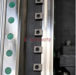 Multi Axis GMB1613 Gantry Type Vertical Machining Center Milling Machine Automated