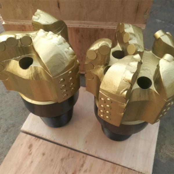 Hot sale best price 5 blades diamond matrix body pdc drill bit