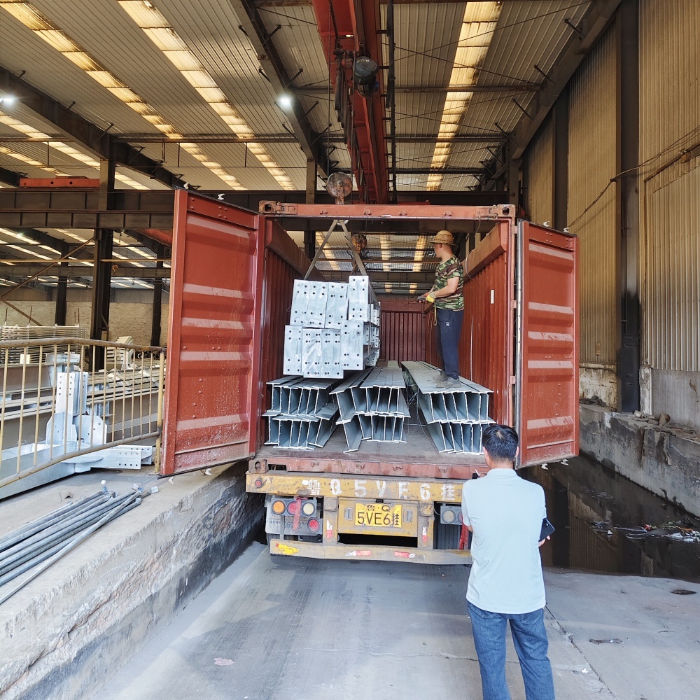 Pre-engineered Steel Structure Warehouse, with rigid frame, purlins, roof & wall cladding, anti-corrosion coating, customized size for storage & industrial use