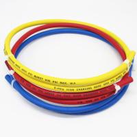 Tuyau de remplissage de réfrigérant en caoutchouc bleu jaune rouge de R410a pour le climatiseur