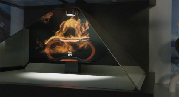 Unidad de visualización completa de la pirámide del holograma de la resolución de HD en sala de exposiciones
