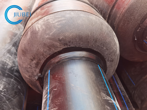 Труба HDPE поплавка собственной личности DN160 драгируя с пеной высокой плотности заполнила