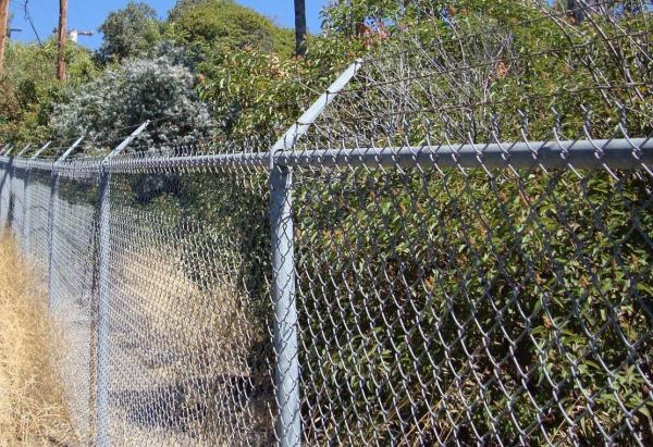 Boundary Wall wire fencing mesh For Leisure Sports Field / School Chain Link Fence