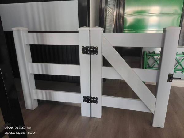 High Temp Resistance PVC Horse Fence 1.5m High Plastic Farm Fence