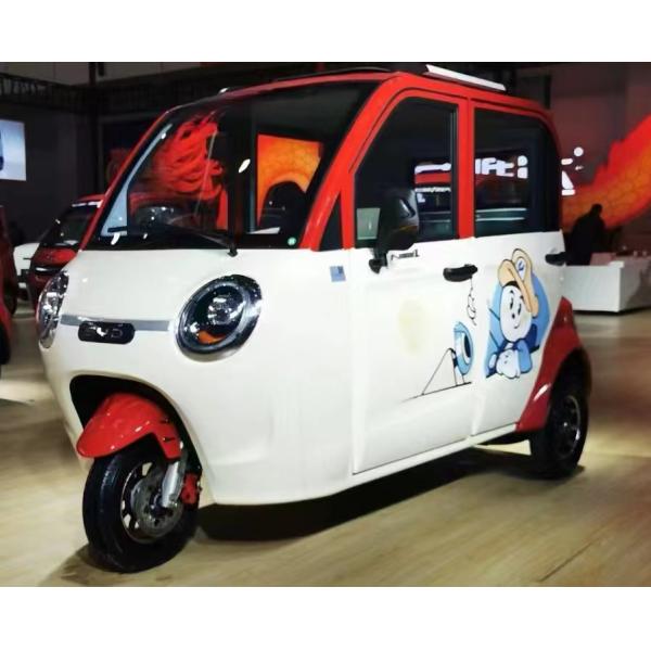Spacious Design and Grade Ability 15-20° 1000W Enclosed Electric Three-Wheeler for Elderly