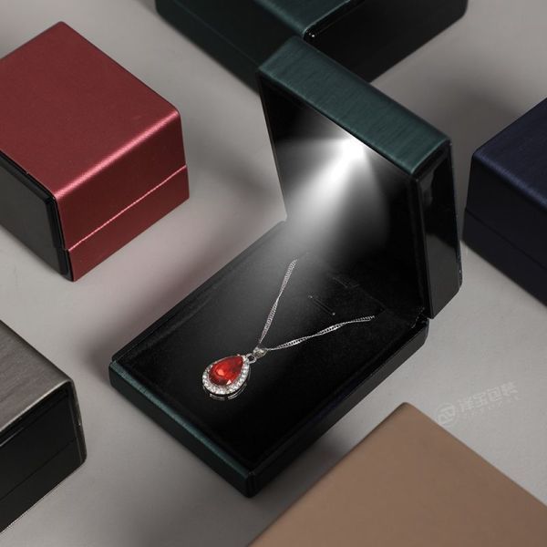 Customized LOGO Jewelry Box With LED Light For Proposal Ring Box, Cross-Border Jewelry Box, Pendant Bracelet Packaging Box