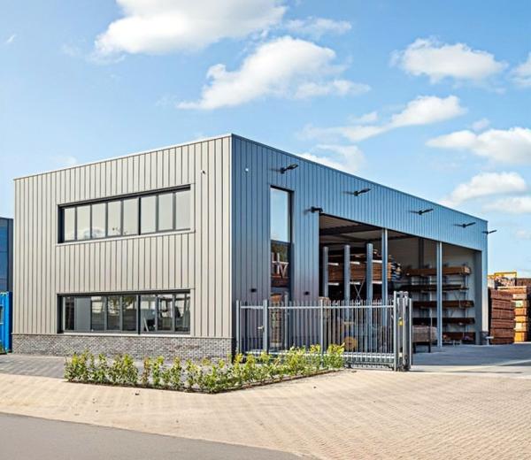 Estructuras de acero prefabricadas para edificios de acero con tratamiento de superficie pintada y galvanizada