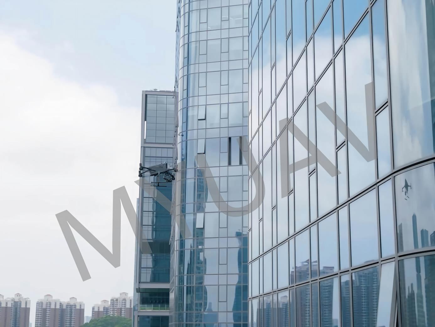 Long‑Endurance Tethered DJI Matrice 400 Drone for Rooftop Solar Panel & Building Facade Cleaning