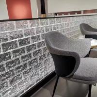 O tijolo de vidro contínuo transparente alto obstrui para a espessura da parede 10mm da decoração