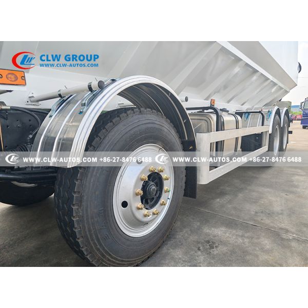Shacman 8x4 440HP Bulk Feed Transport Truck with 20tons Carbon Steel Tank and Hydraulic Unloading System