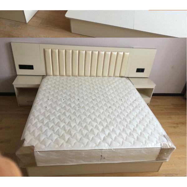 Guest Room / Hotel Bedroom Furniture Sets Fashionable Solid Wood Material